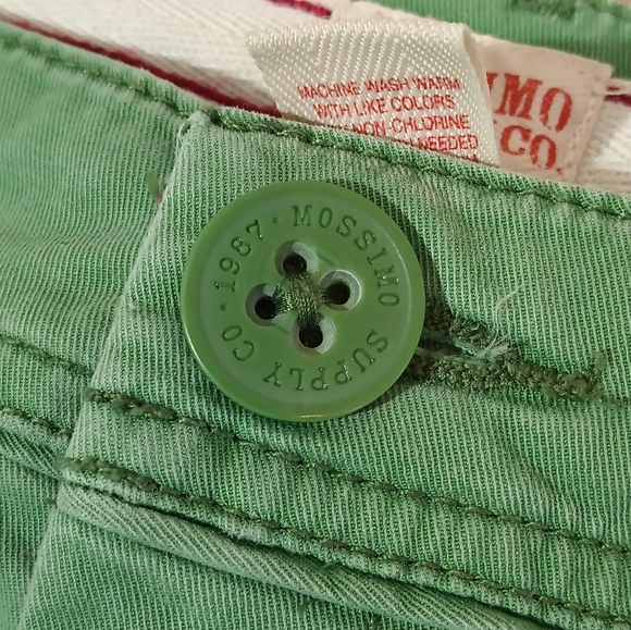 Mossimo supply co. Size 13 mid rise long green shorts/ capris/ bermuda - Picture 13 of 14